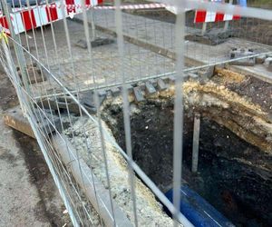 Śmiertelny wypadek w Będzinie. Senior wpadł do głębokiego wykopu. Nie udało się go uratować
