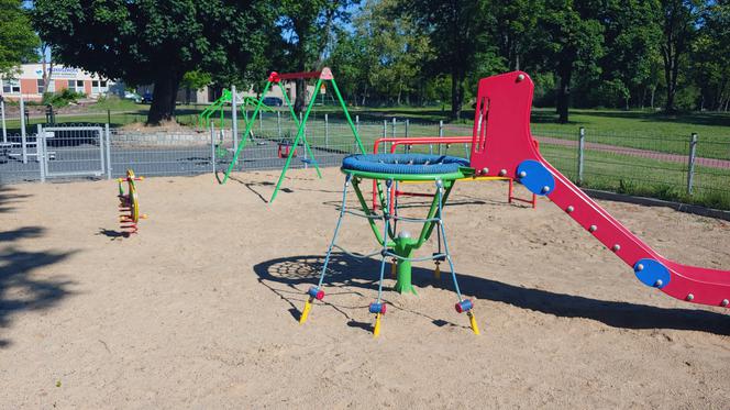 Będą otwarte place zabaw i park linowy