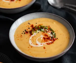 Pikantna zupa z pieczonego pasternaku. Mnóstwo smaku i aromatu w jednej miseczce