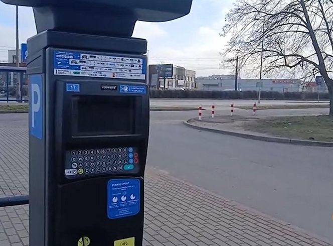 Na Wyżynach ludzie są wściekli. Spółdzielnia postawiła im pod blokiem parkomaty. "To cios!"