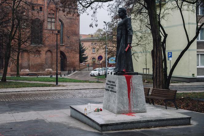Jankowski bez honoru i pomnika