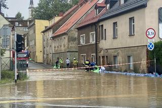 Od poniedziałku zawieszone zajęcia w 350 placówkach. Jest komunikat MEN