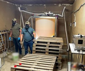 Zlikwidowali fabrykę śmierci pod Pruszkowem. 800 kilogramów środków odurzających warte miliony złotych