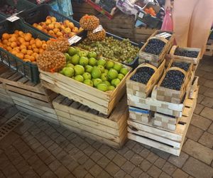 Jesień wkracza na targowiska w Rzeszowie. Kupisz już grzyby, dynie, orzechy i inne przysmaki!