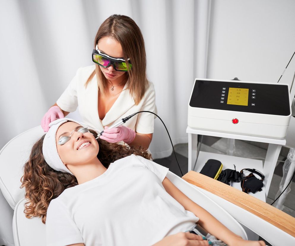 Popękane naczynka to problem nie tylko estetyczny. Jak się ich pozbyć?