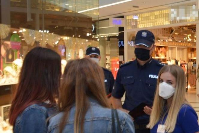 Lublin: POLICJA weszła do galerii! Szukają ludzi BEZ MASECZEK. Będą MANDATY