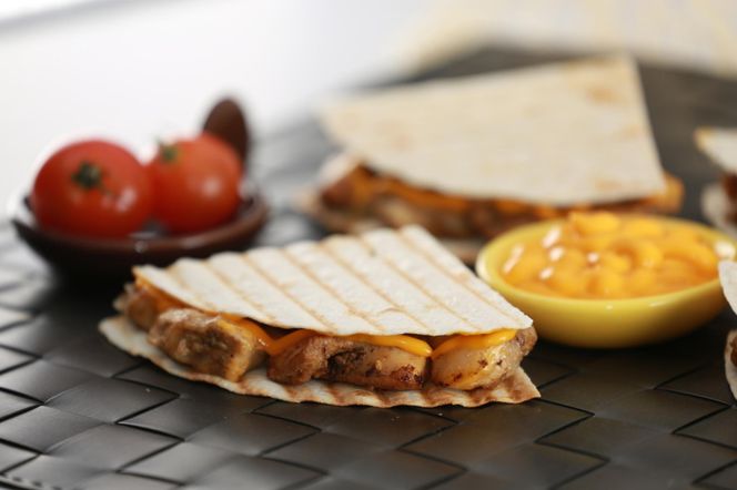 Zamiast chodzić do fast foodów, robię tę quesadillę. Idealna przekąska bez masy roboty