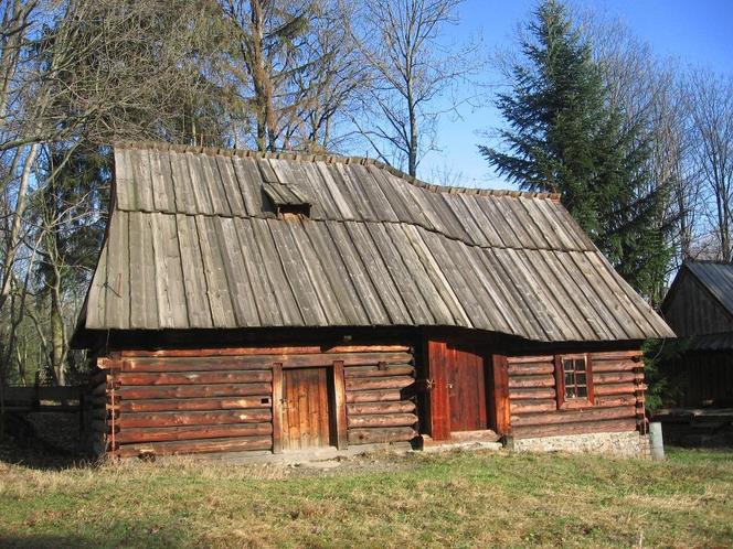 Pierwsze powojenne muzeum pod otwartym niebem powstało w Małopolsce. To tu kręcono słynne filmy