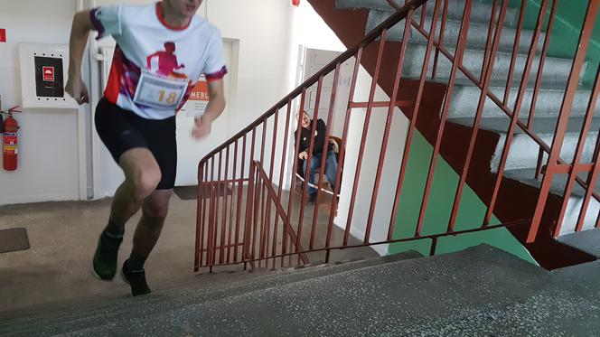 Bieg po schodach w Toruniu