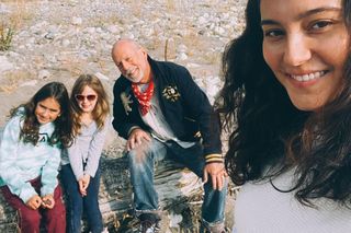  Bruce Willis jest nieuleczalnie chory. Choroba zabiera go kawałek po kawałku