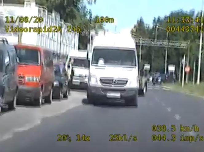 Efektowny pościg ulicami Torunia. Policjanci dorwali recydywistę