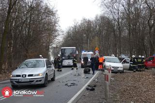 Małopolska: Poważne wypadki pod Krakowem, kilka osób rannych