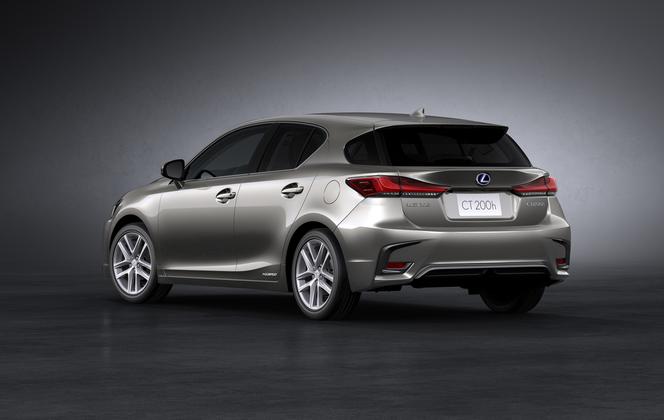 Lexus CT200h lifting 2018