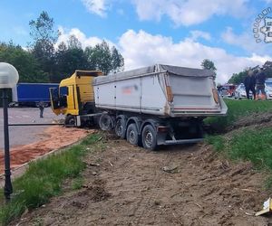 Karambol w Zawierciu. Na DK 78 zderzyły się cztery pojazdy. Są osoby poszkodowane