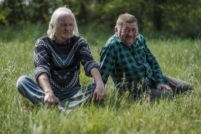 Gienek i Sławek zwany Jastrzębiem - bohaterowie serialu Rolnicy. Podlasie