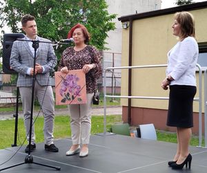 Przez lata ŚDS w Siedlcach działał w dwóch lokalizacjach, teraz już oficjalnie funkcjonuje w jednym miejscu, w budynkach dostosowanych do potrzeb osób z niepełnosprawnościami. 