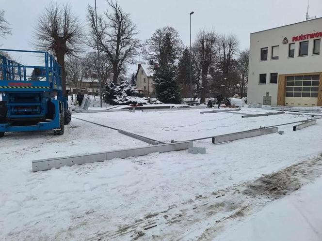 Strażacy muszą przeprowadzić się do namiotu