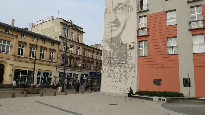 Nowy mural w Bydgoszczy. Marian Rejewski spogląda na Gdańską