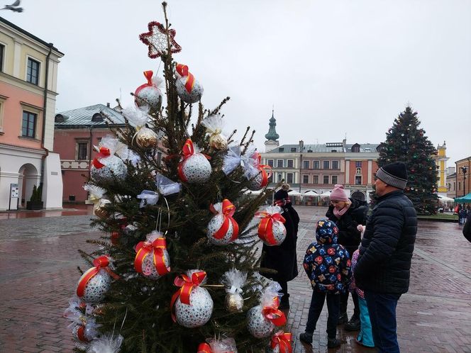  Zamojskie przedszkola i szkoły dekorowały choinki