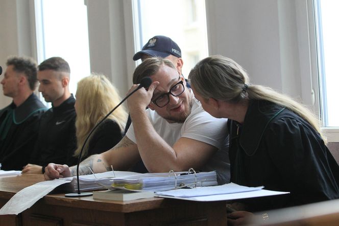 „Siedział ogłuszony w samochodzie”. Kolejna rozprawa ws. tragicznego wypadku na Trasie Łazienkowskiej w Warszawie