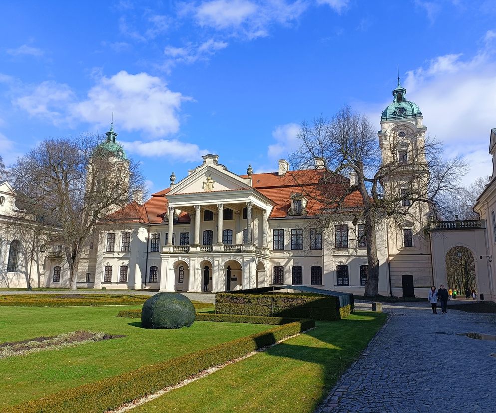 Muzeum Zamoyskich w Kozłówce wczesną wiosną