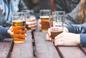 Polacy coraz częściej popadają w binge drinking. To groźny sposób picia