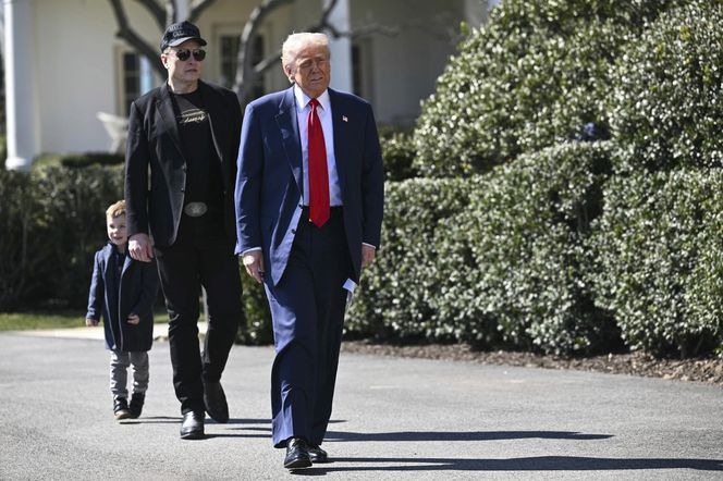 Trump robi za niańkę dla syna Muska! Zdjęcia mówią same za siebie