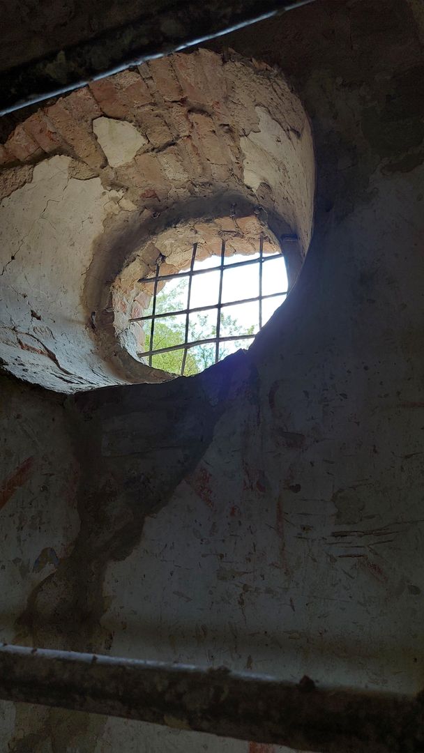 Baszta w Nowych Kicharach (gm. Dwikozy) w trakcie remontu