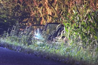 Roztrzaskał się mercedesem na drzewie. Nie miał żadnych szans