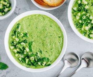 Ogórkowy chłodnik w stylu hiszpańskiego gazpacho: orzeźwiająca zupa na upały