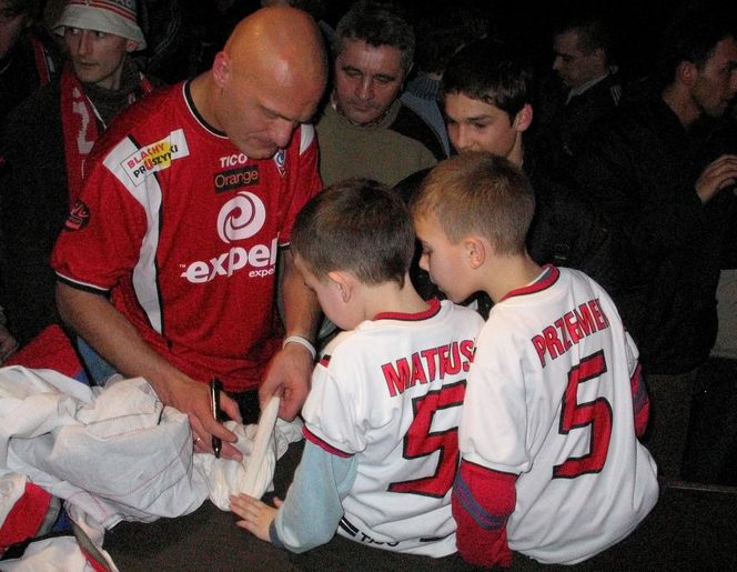 Prezentacja składu drużyny Górnika Zabrze. Tak było w Multikinie w Zabrzu w 2006 roku