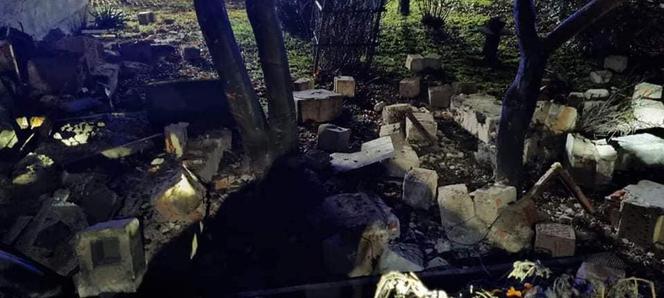 Dom byłego policjanta wyleciał w powietrze. Mężczyzna i jego żona są w ciężkim stanie
