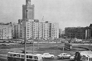 Trolejbus o nr bocznym 157 na obecnym rondzie ONZ w latach 60. XX wieku