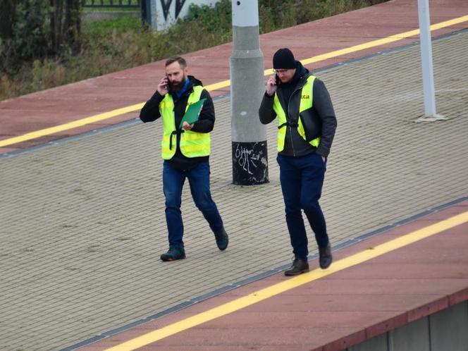  Koszmar na kolei. Pieszy wpadł pod pędzący pociąg na stacji Warszawa Toruńska. Tragiczne wieści
