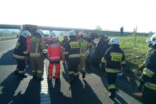 Wypadek na S7 w Kajetanowie koło Kielc. Dachował bus, jedna osoba poszkodowana