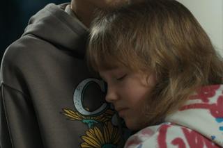 Barwy szczęścia, odcinek 3014: Emilka (Jessica Frankiewicz), Kacper (Jakub Szlachetka)