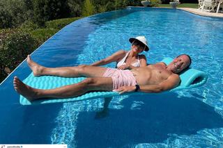 90-letnia Alexis w kostiumie kąpielowym! Gwiazda szaleje w basenie