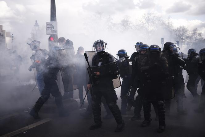 Protesty we Francji. Kilkunastu policjantów rannych