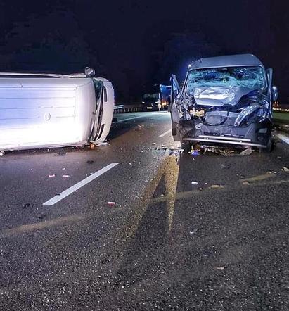 Zderzenie busów na autostradzie