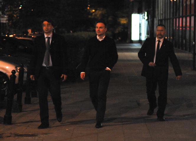 Z obstawą do bankomatu