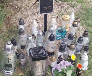 Skradziono kask z krzyża w Jeleniej Górze – rodzina prosi o pomoc