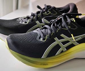 ASICS GEL-KAYANO 30