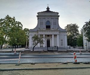 Siedlce: trwa budowa nowej nawierzchni na skrzyżowaniu ulic Piłsudskiego, Floriańskiej, Starowiejskiej i Kościuszki