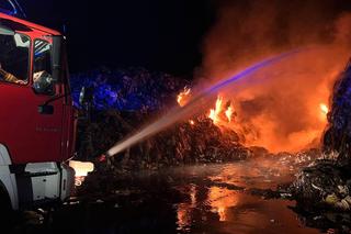 Pożar składowiska tekstyliów w Kamieńcu