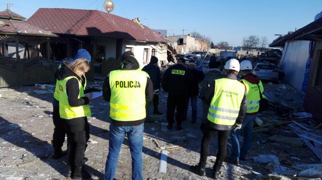 Wybuch przy ul. Łowickiej. Sprawą zajęła się prokuratura i policja