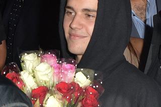 Justin Bieber w Polsce. Co zrobić, żeby dostać kwiaty od swojego idola?