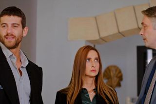 Miłość i nadzieja, odcinek 333: Cihan rozpracuje kłamliwego adwokata Feraye. Sprowadzi żonę Tahira, który utrzymywał, że jest rozwodnikiem – ZDJĘCIA