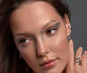 Boho to coś więcej niż styl w modzie. Poznaj jego zasady 