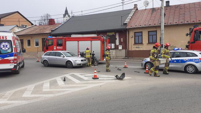 Zderzenie auta osobowego ze skuterem u zbiegu Targowej z Iłżecką