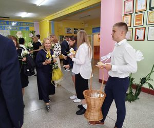 Jubileusz 40-lecia połączony był ze świętem szkoły, ponieważ obchodzi ona również 28. rocznicę nadania imienia.